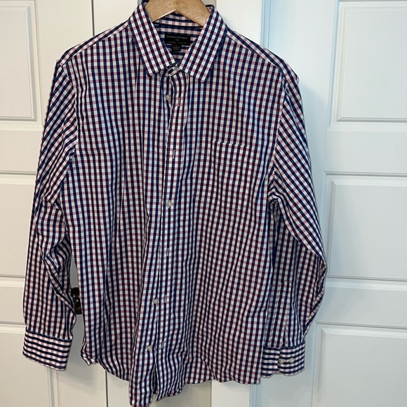 EUC Banana Republic Non-Iron Classic fit button down - Picture 1 of 3